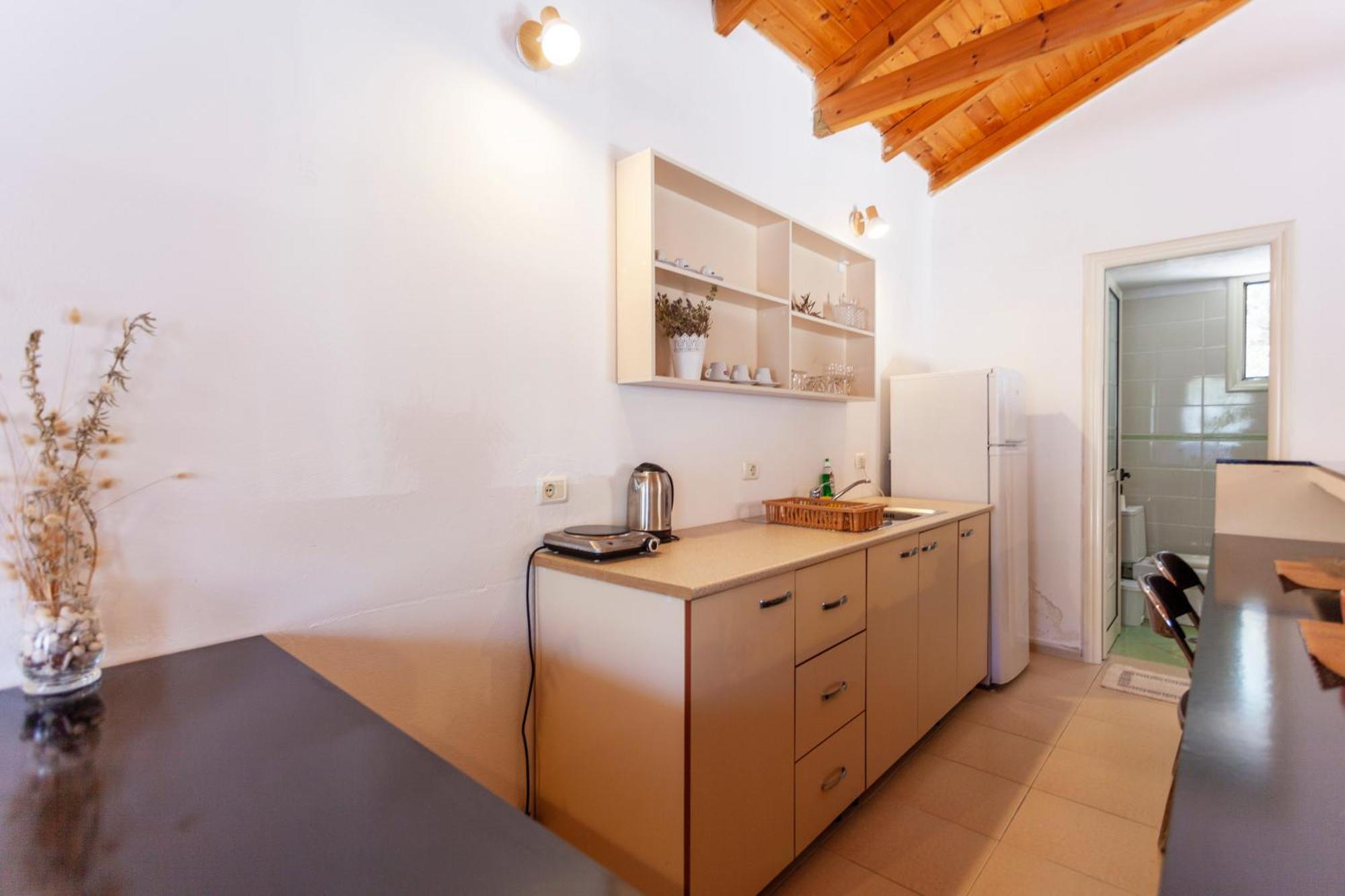 Retzos Rooms Himare Exterior photo